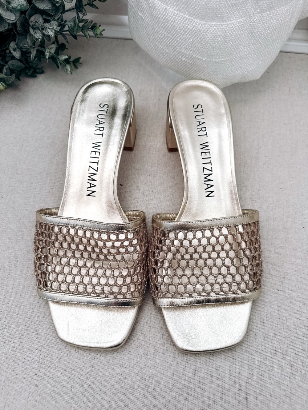 Stuart Weitzman Gold Metallic Mesh Slide Block Heel Sandals 9B